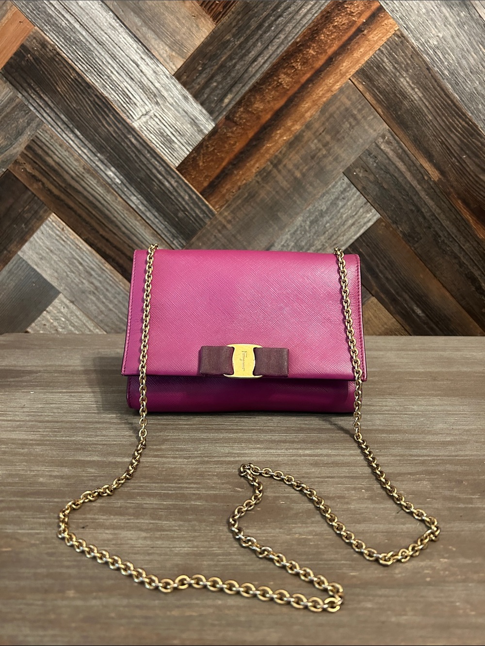 Salvatore Ferragamo Vara Bow Shoulder Bag - Picture 1 of 8